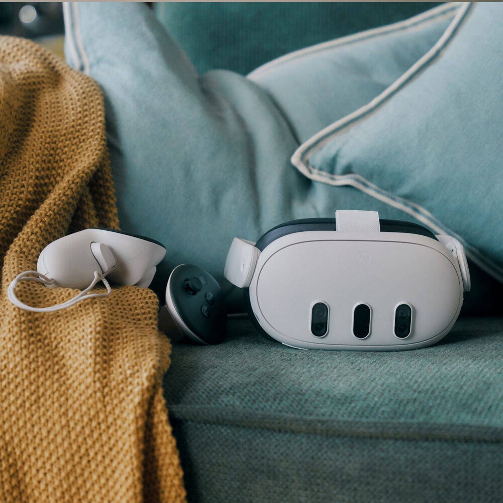 Specifications for Meta Quest 3 Advanced VR Headset, 2064x2208 Resolution Per Eye, 512GB Storage, Ring-Free Touch Plus Controllers, Adjustable Strap,TruTouch Haptic Feedback, 3D Spatial Audio, White | 899-00583-01 General Brand Meta